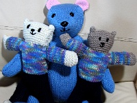 Audrey-Bear-holding-dancing-bears(1)