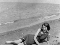 Helen-on-Beach-at-age-14